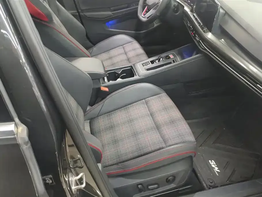 Volkswagen Golf GTI — фото 7