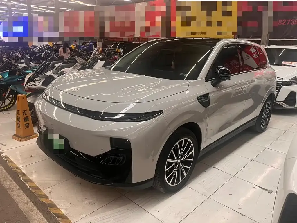 Leapmotor B10