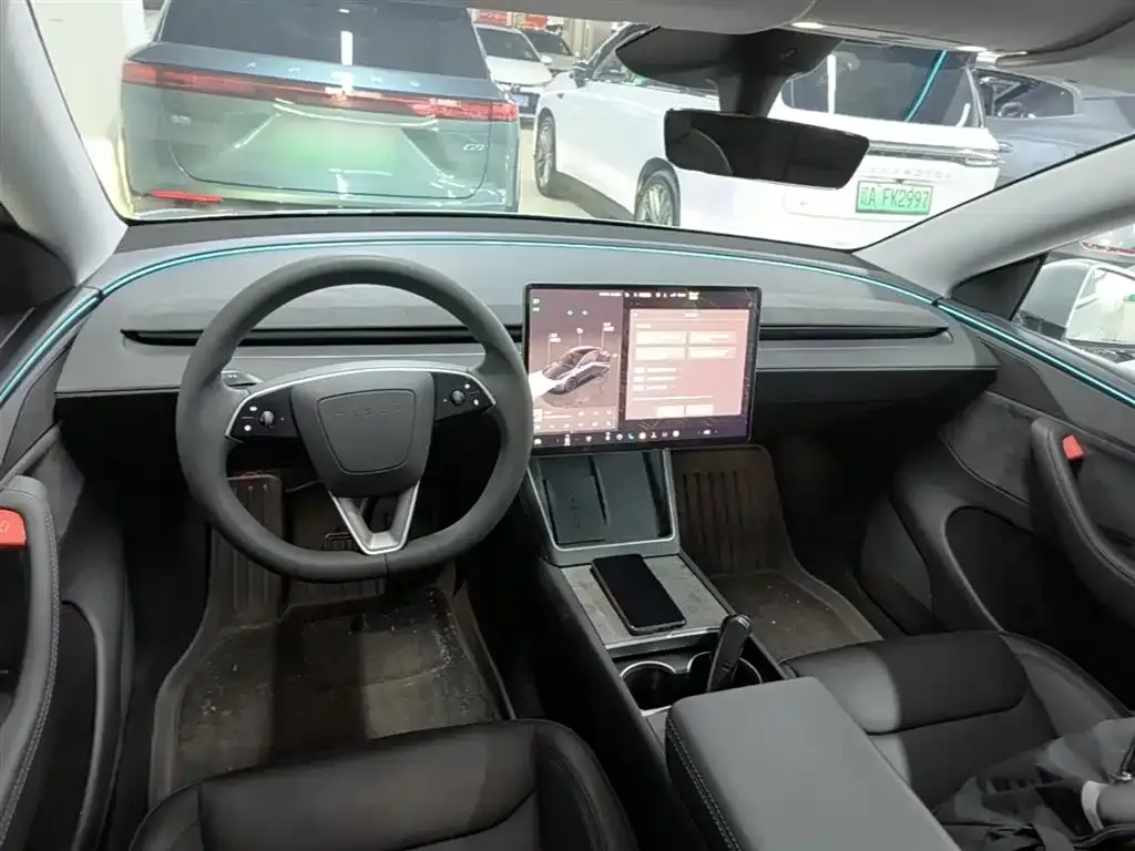 Tesla Model Y — фото 9