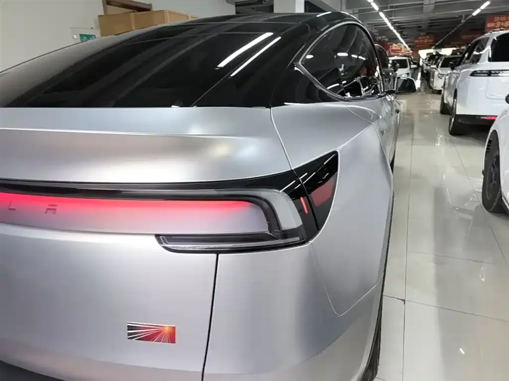 Tesla Model Y — фото 5