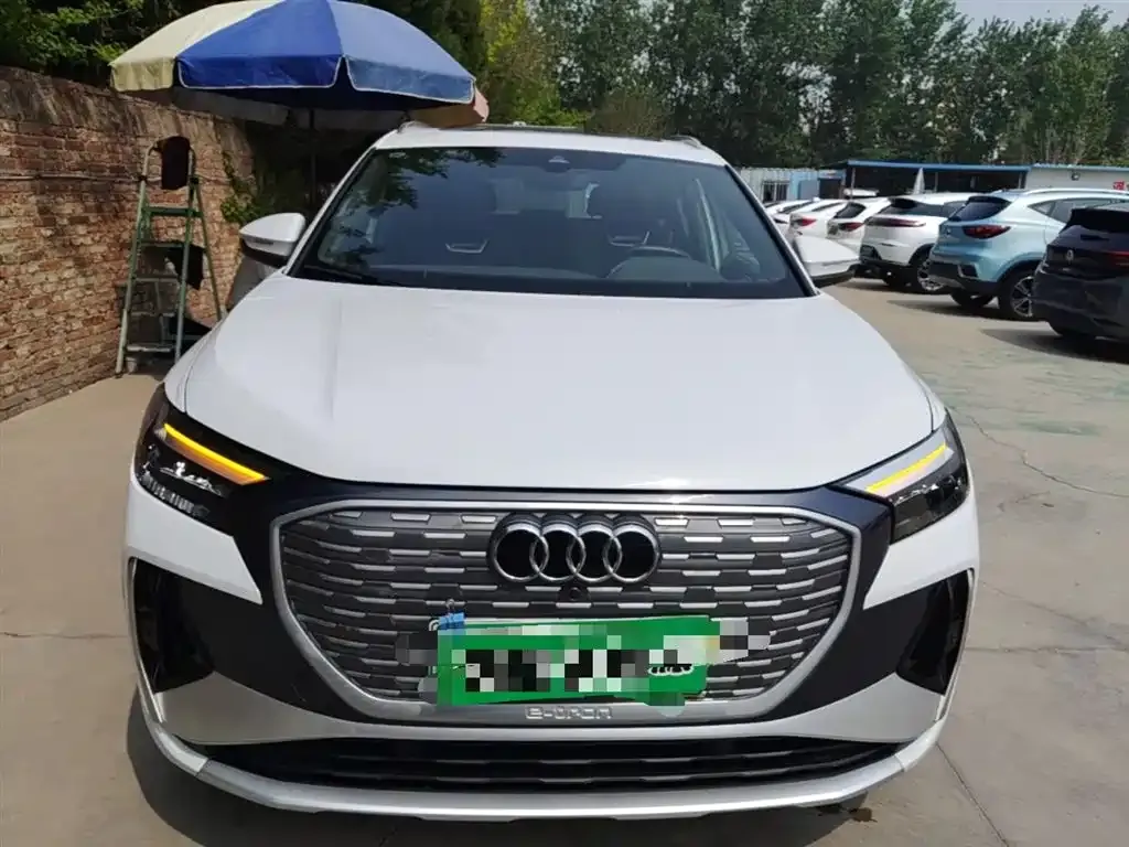 Audi Q4 e-tron — фото 10