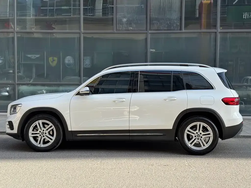 Mercedes-Benz GLB — фото 5