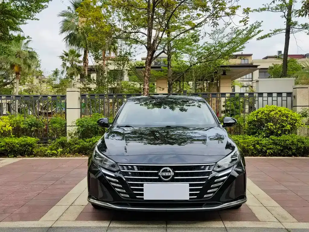 Nissan Teana — фото 1