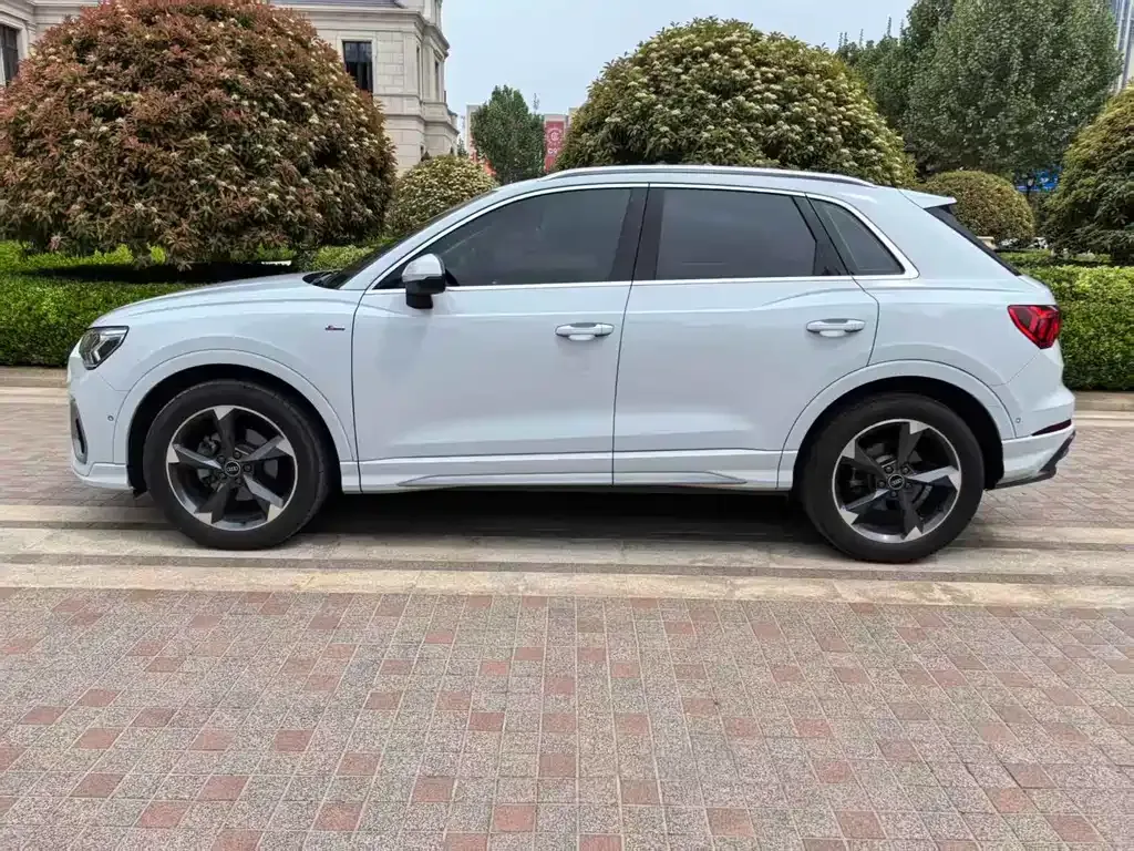 Audi Q3 — фото 10