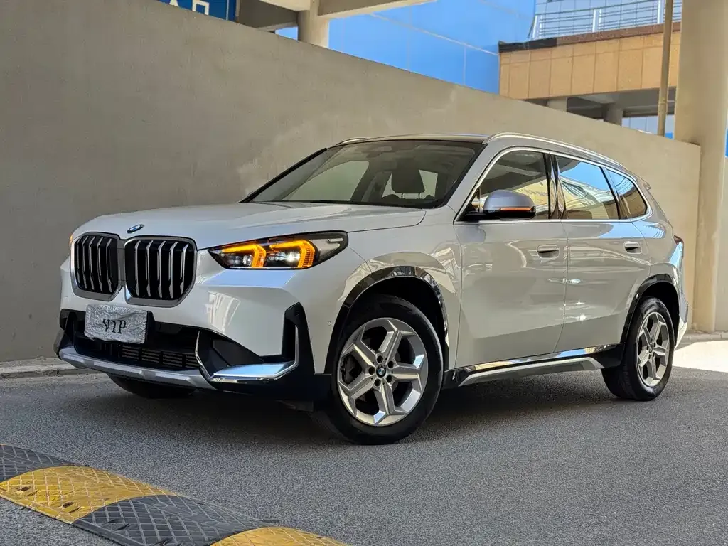 BMW X1 — фото 1