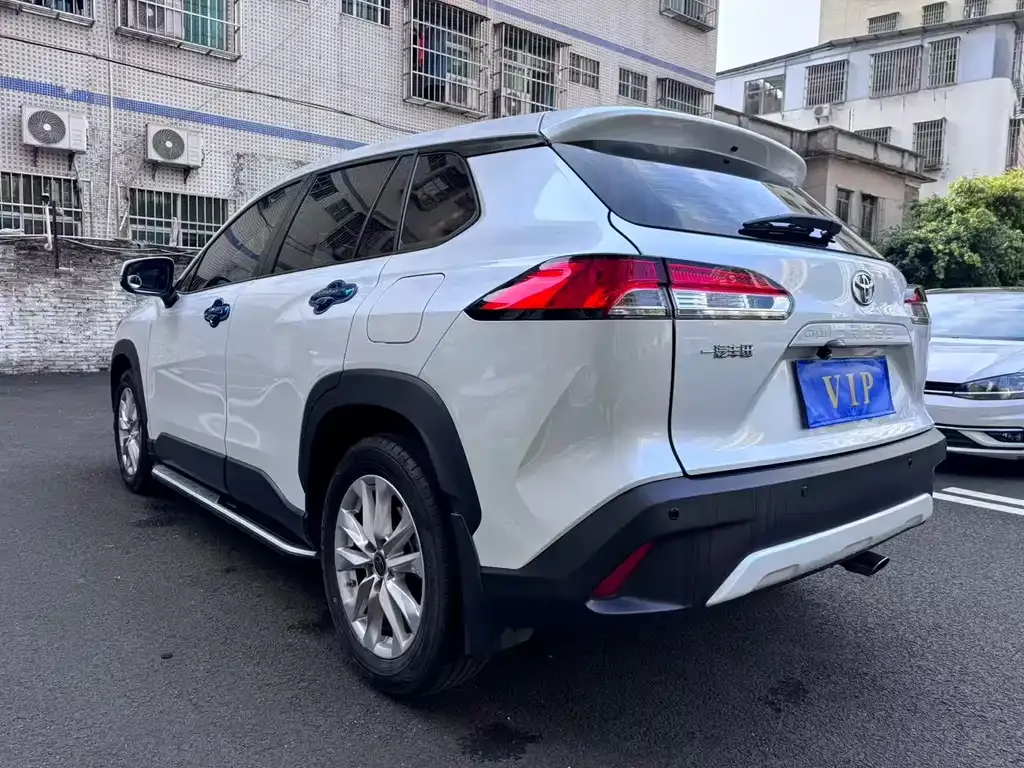 Toyota Corolla Cross — фото 8