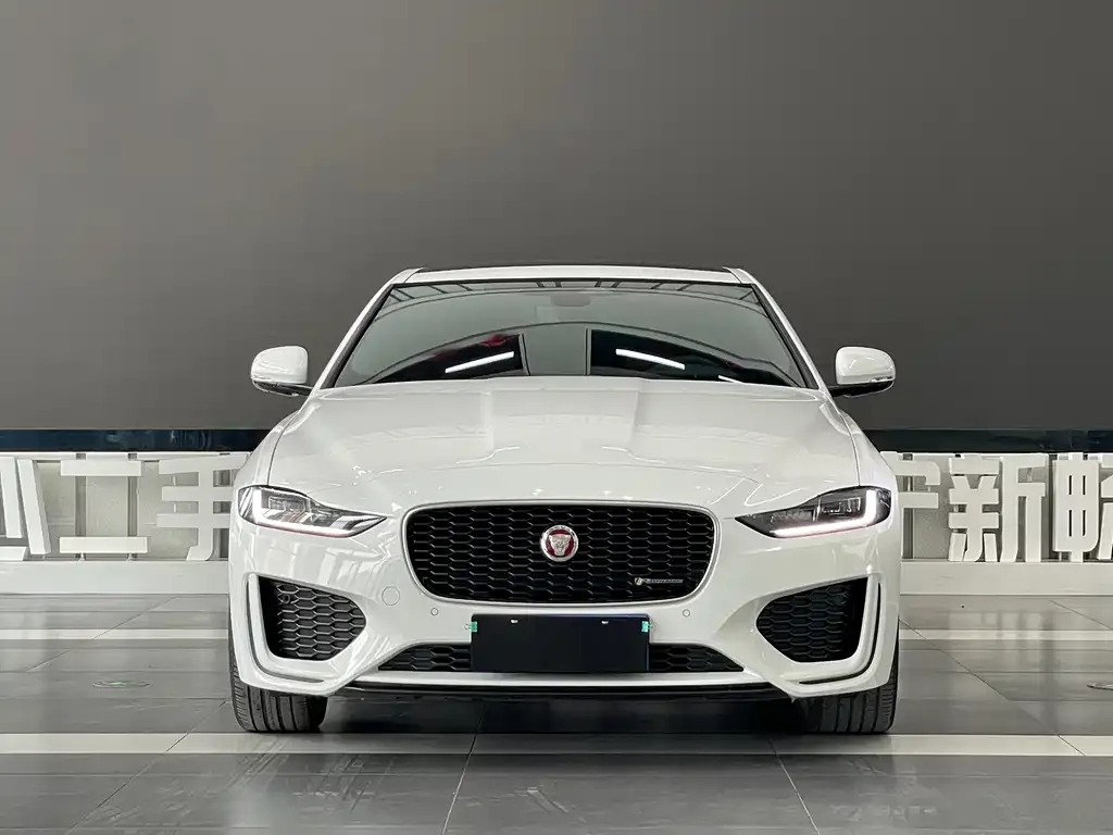 Jaguar XEL — фото 6