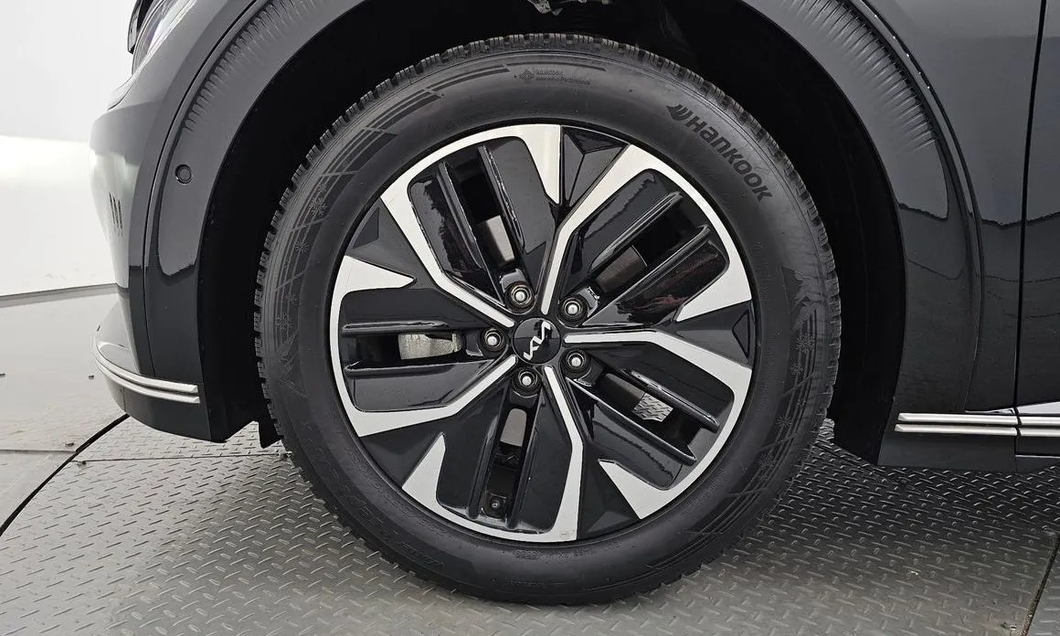 Kia EV6 — фото 9