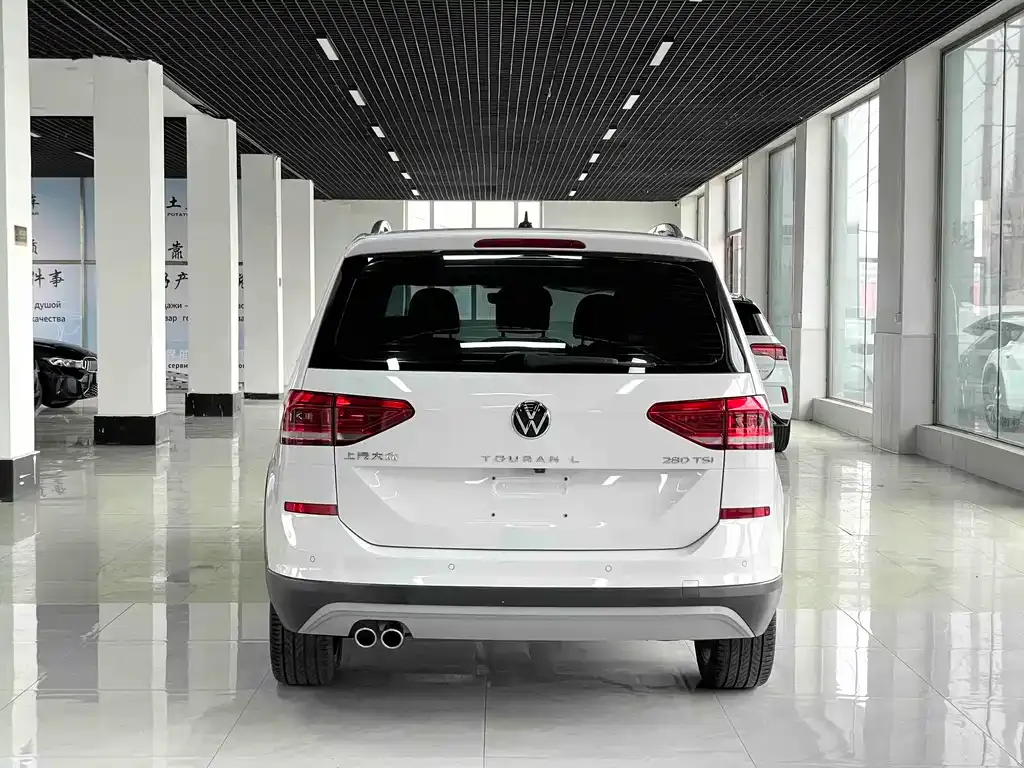 Volkswagen Touran — фото 4