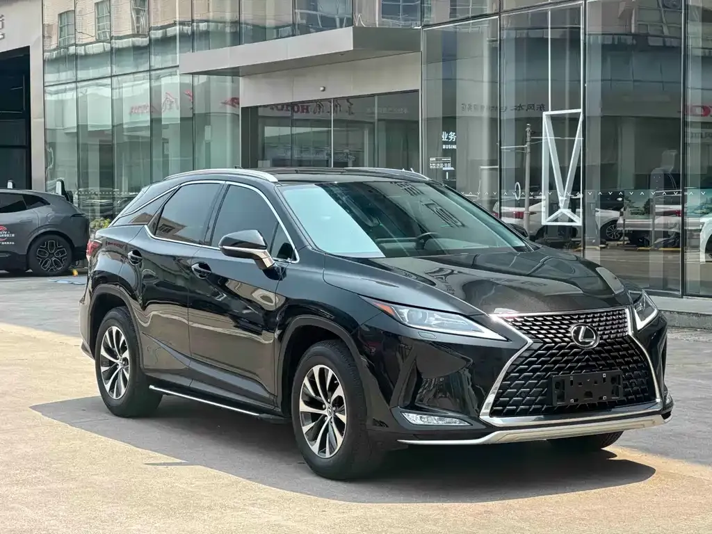 Lexus RX — фото 1