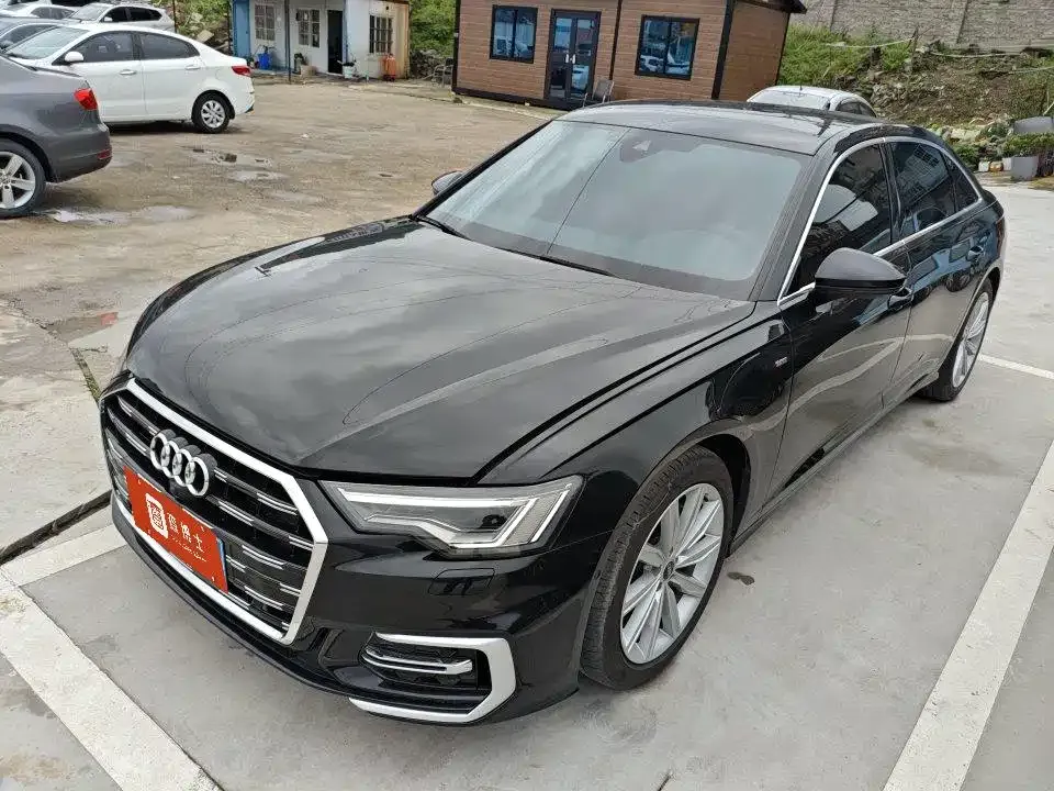 Audi A6L — фото 1