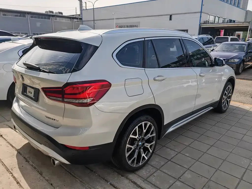 BMW X1 — фото 10