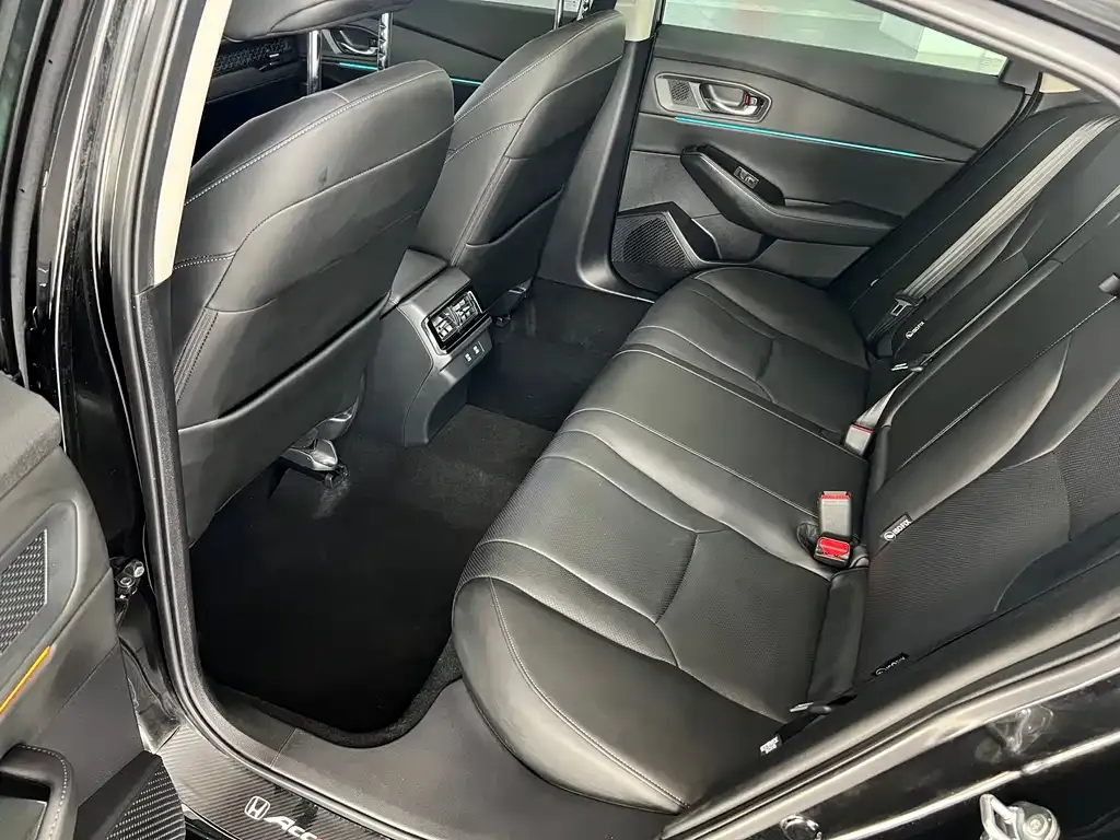 Honda Accord — фото 4