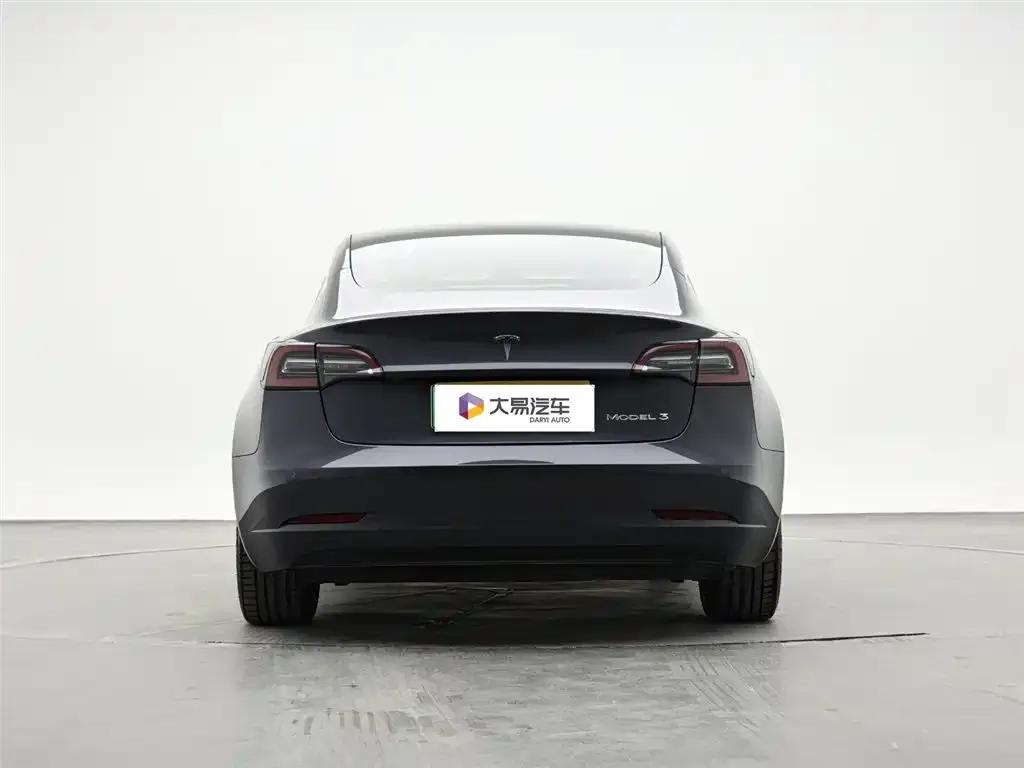 Tesla Model 3 — фото 5