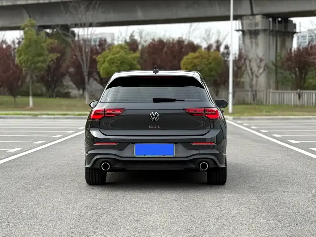 Volkswagen Golf GTI — фото 6