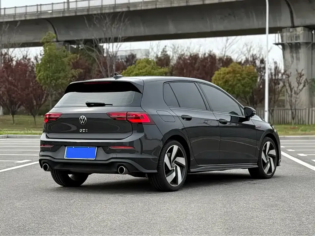 Volkswagen Golf GTI — фото 9