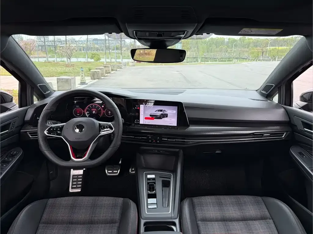 Volkswagen Golf GTI — фото 7