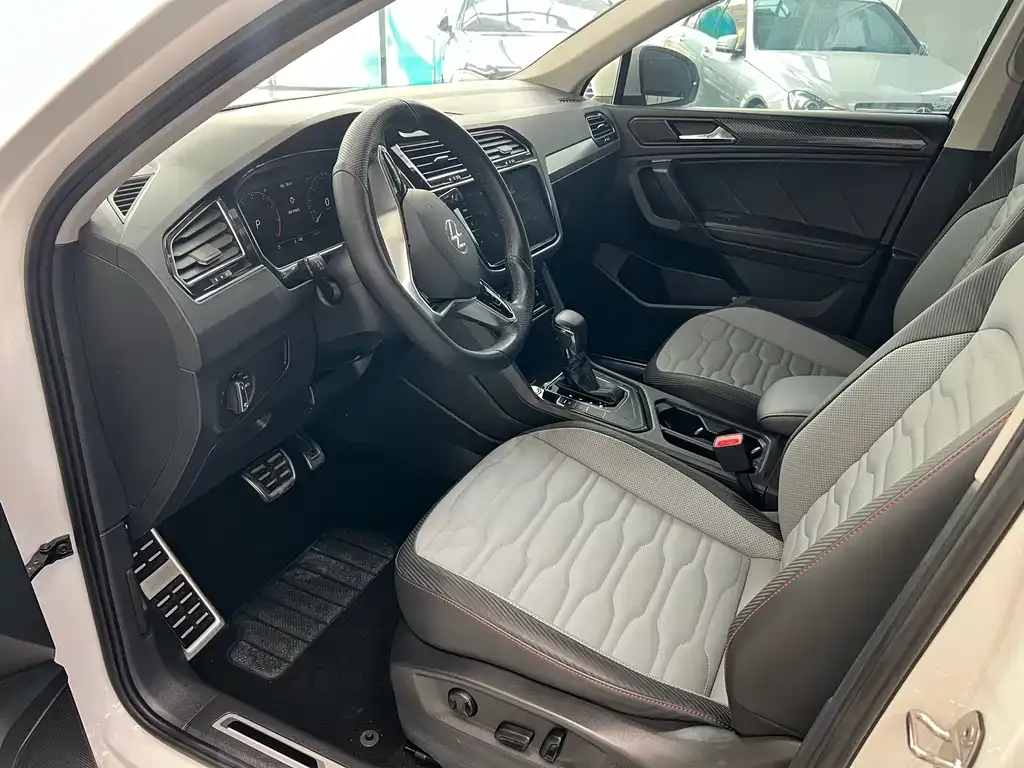 Volkswagen Tiguan X 2021 из CN, фото 4