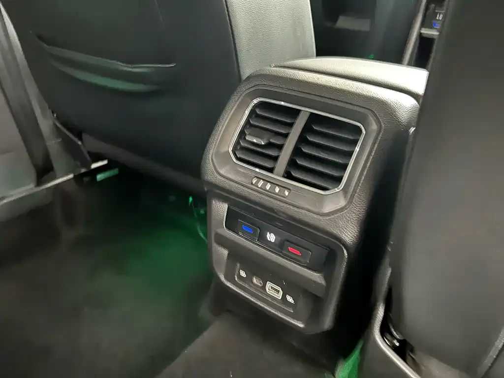 Volkswagen Tiguan X 2021 из CN, фото 3