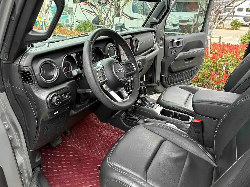 Jeep Gladiator — фото 10