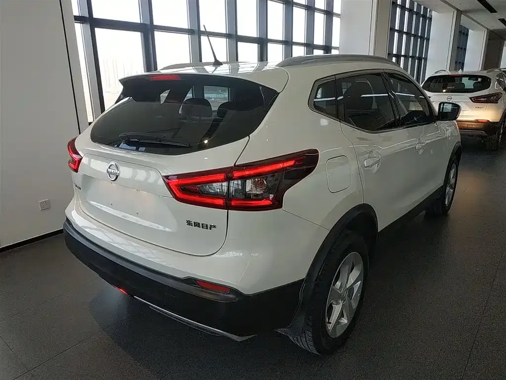 Nissan Qashqai — фото 6