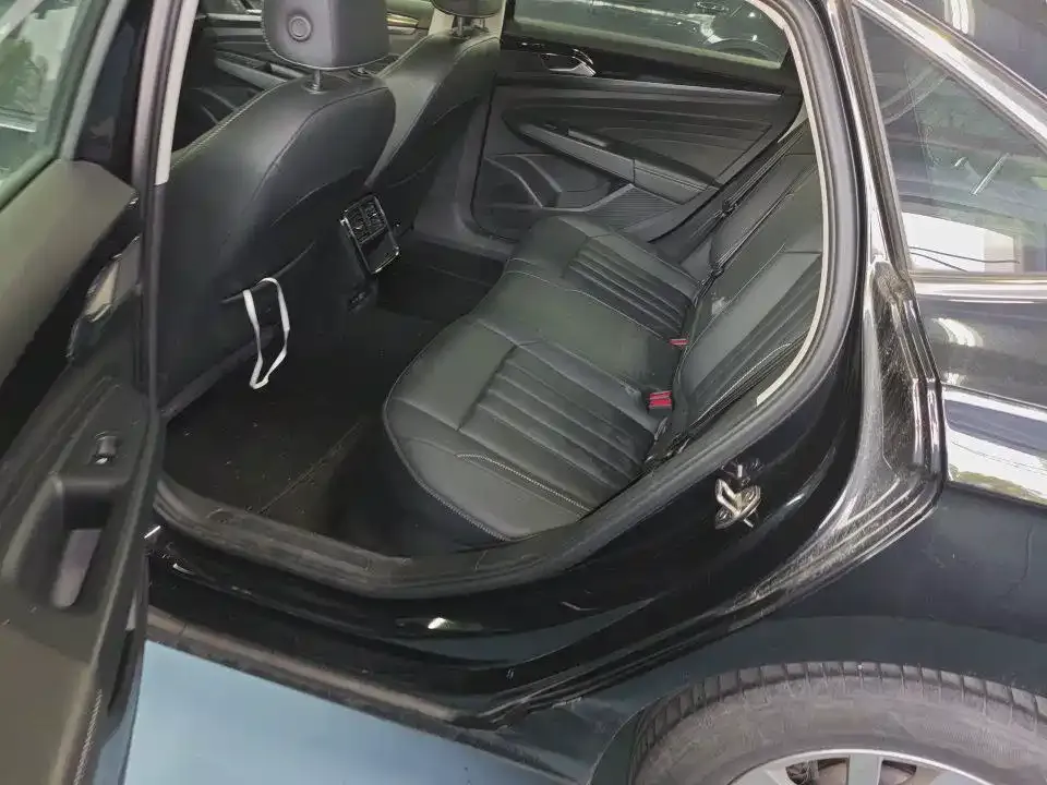 Volkswagen Passat — фото 5