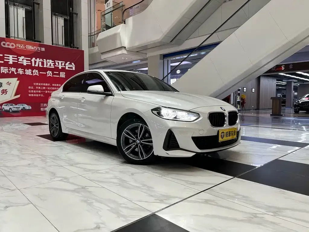 BMW 1 Series — фото 1