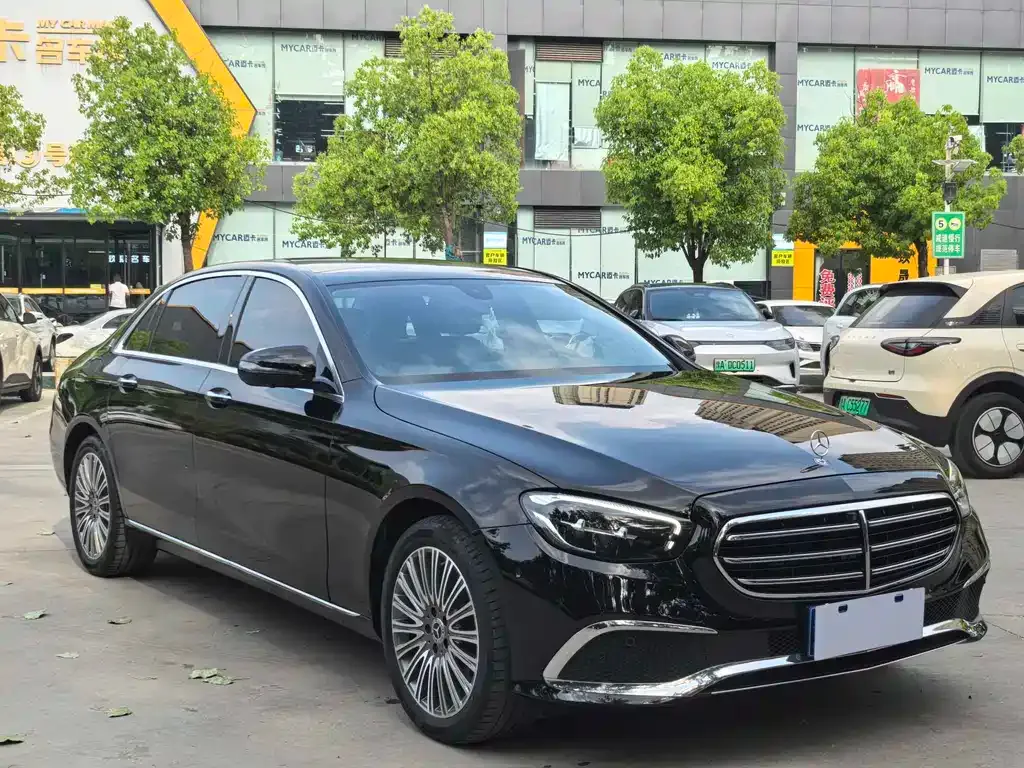 Mercedes-Benz E-Class — фото 10
