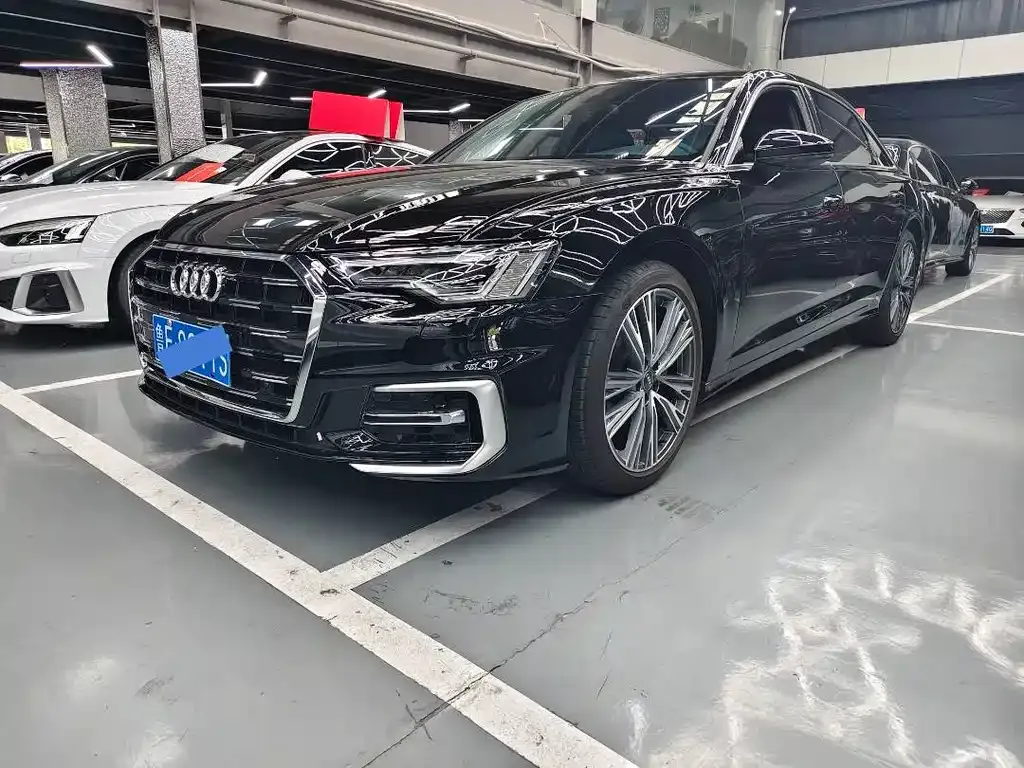 Audi A6L — фото 1