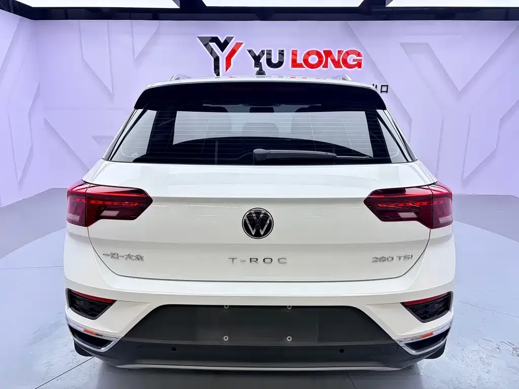 Volkswagen T-Roc — фото 9