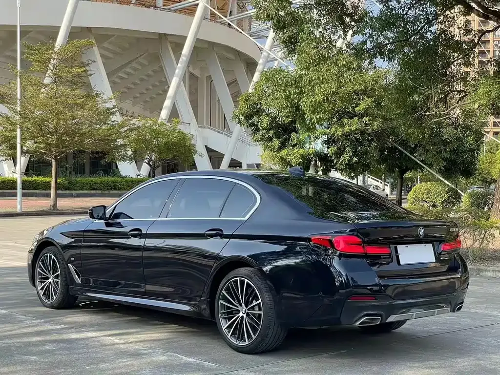 BMW 5 Series — фото 5