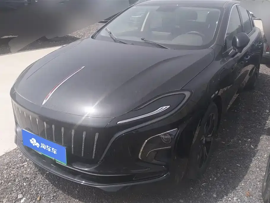 Hongqi E-QM5