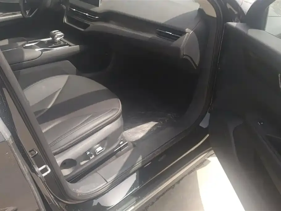 Hongqi E-QM5 2023 из CN, фото 5