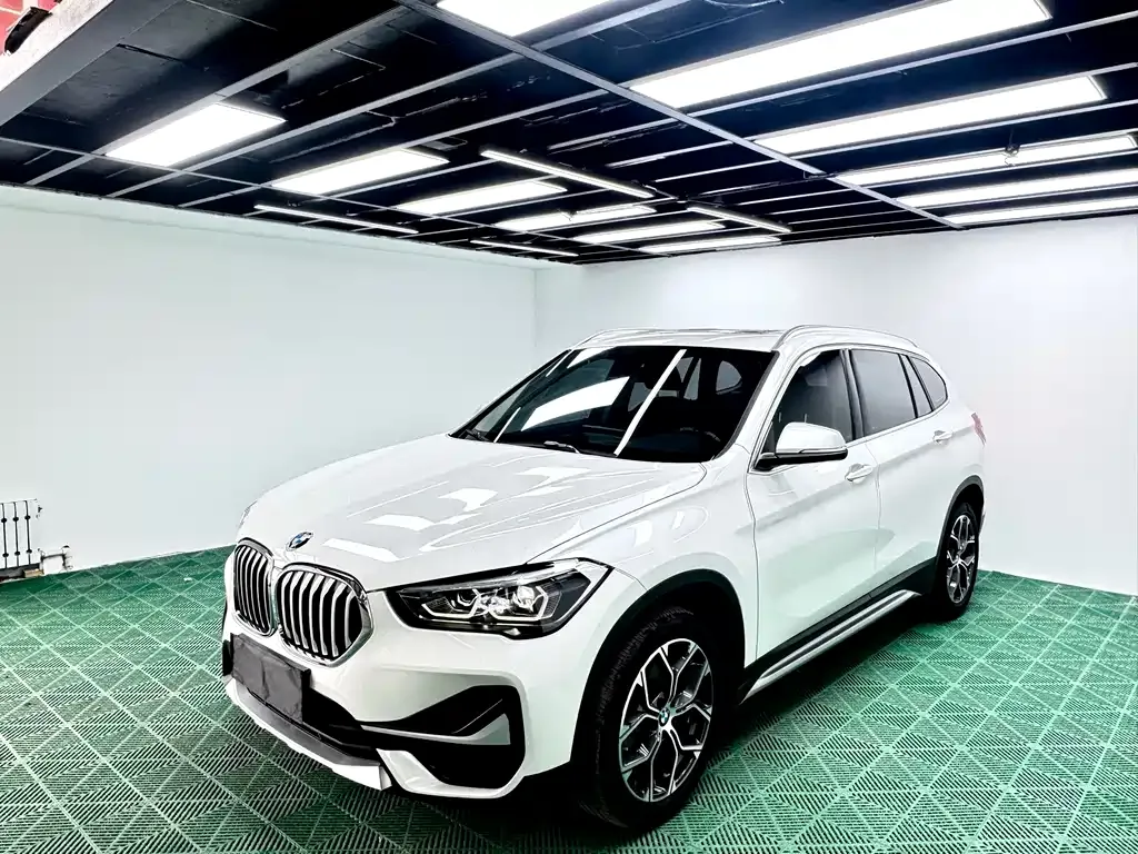 BMW X1 — фото 1