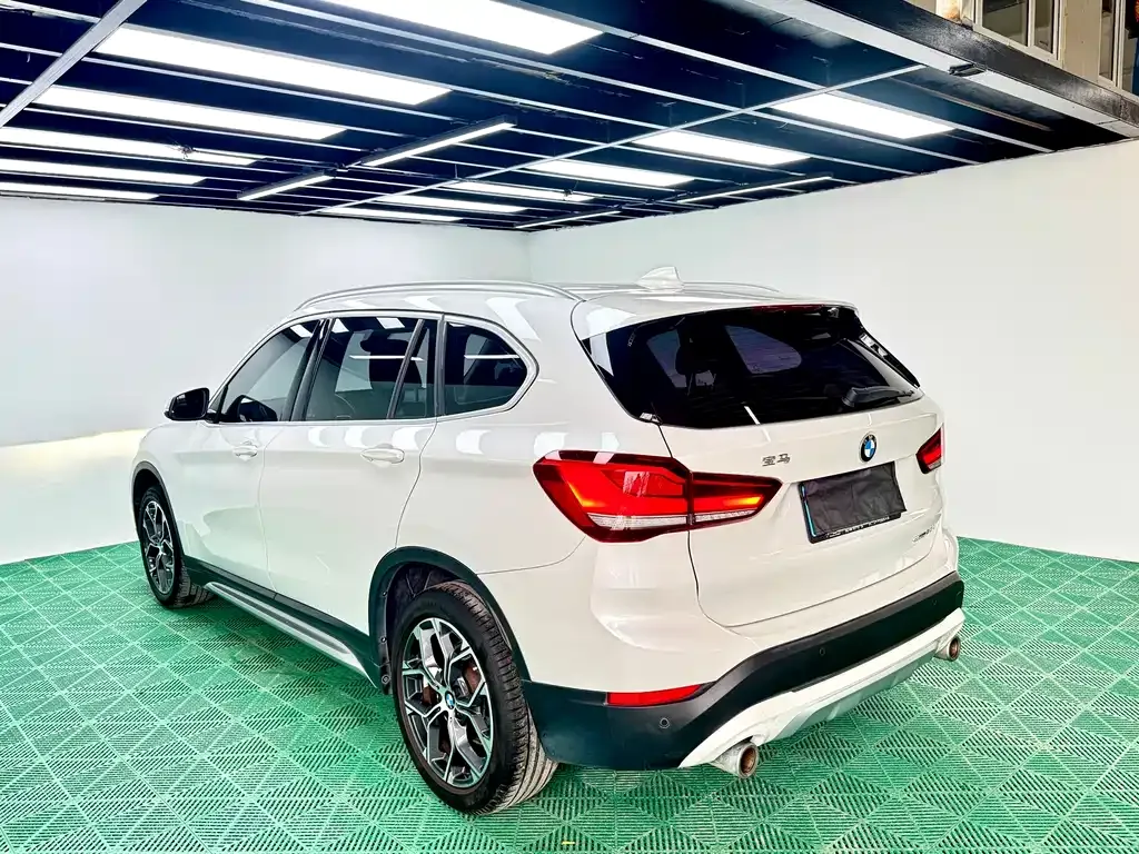 BMW X1 — фото 5