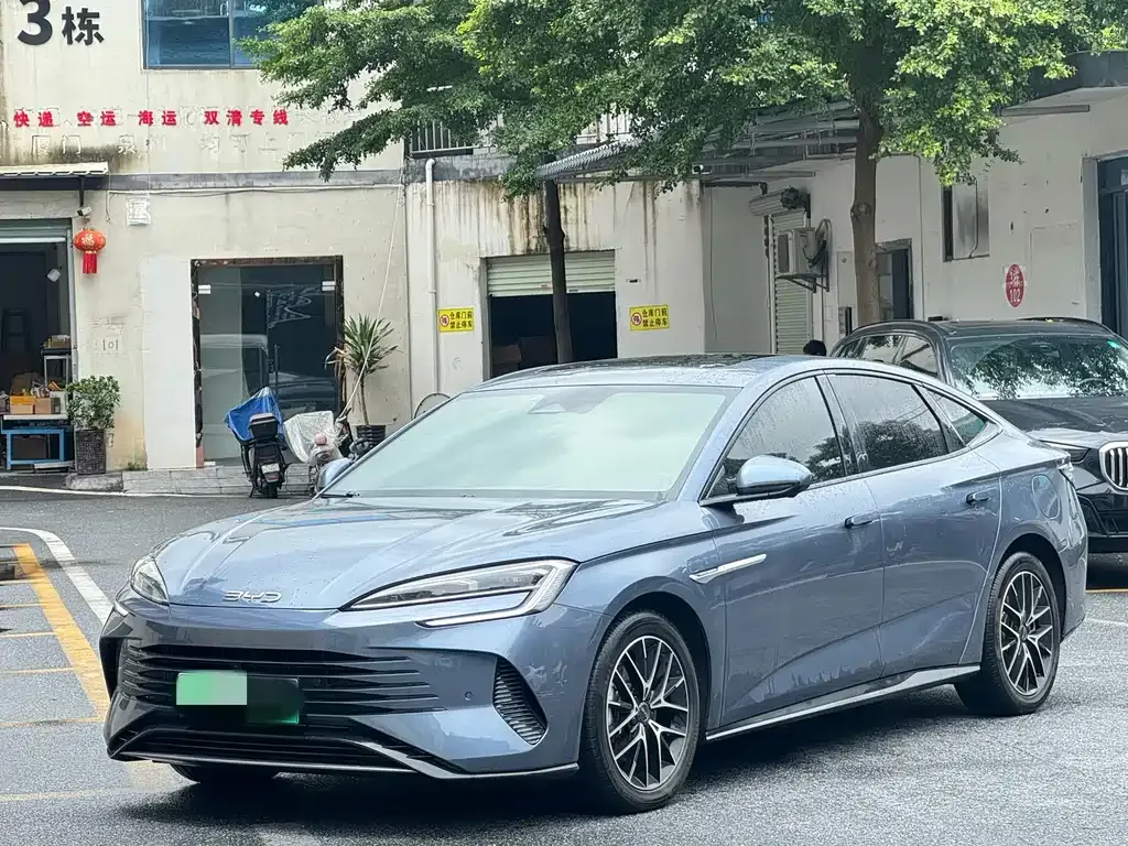 BYD Seal — фото 1