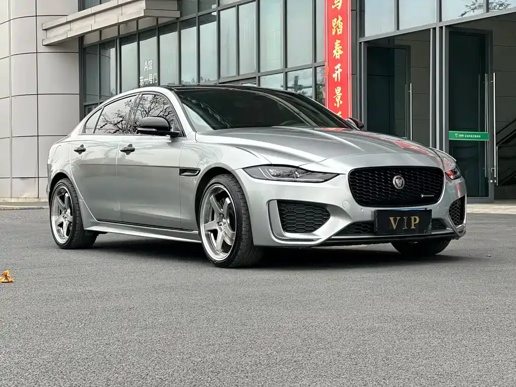 Jaguar XEL — фото 1