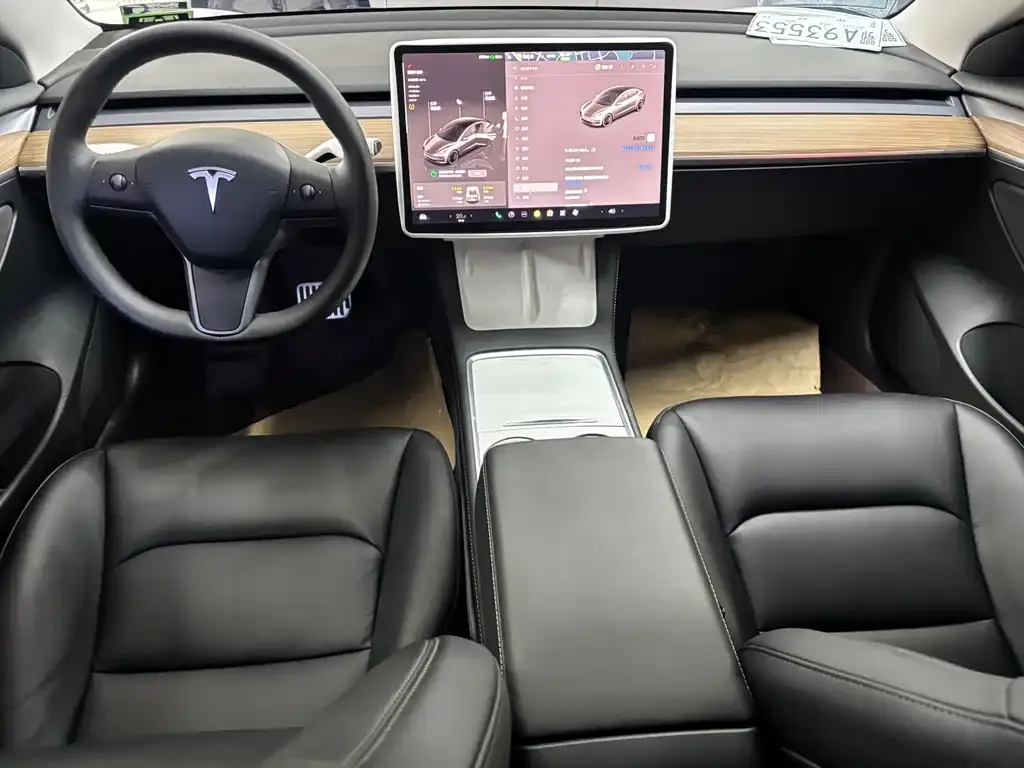 Tesla Model 3 — фото 8