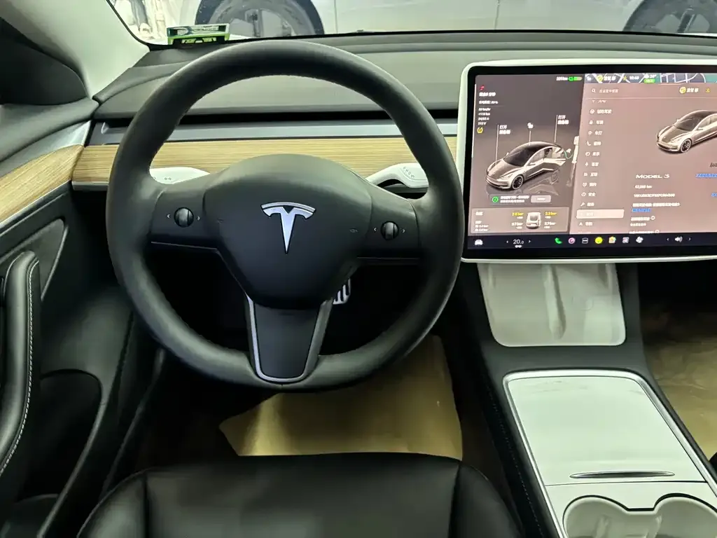 Tesla Model 3 — фото 10