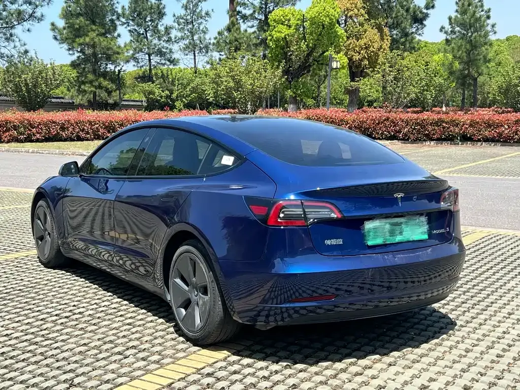 Tesla Model 3 — фото 7