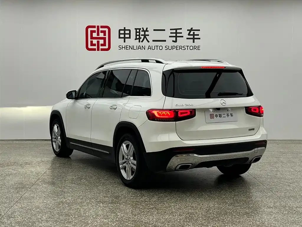 Mercedes-Benz GLB — фото 10