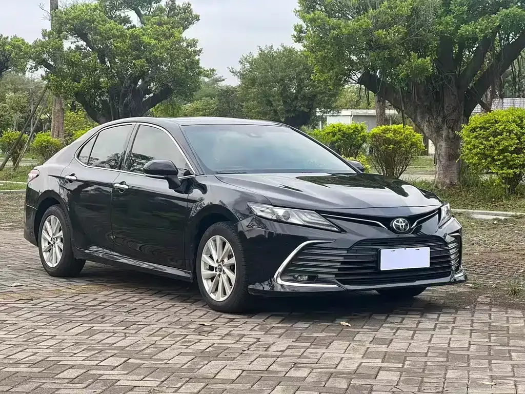 Toyota Camry — фото 7