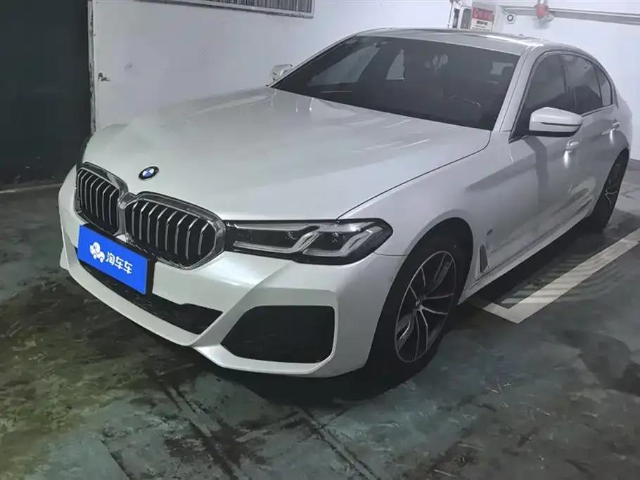 BMW 5 Series — фото 1