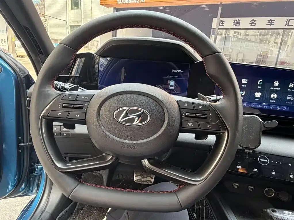 Hyundai Elantra — фото 10