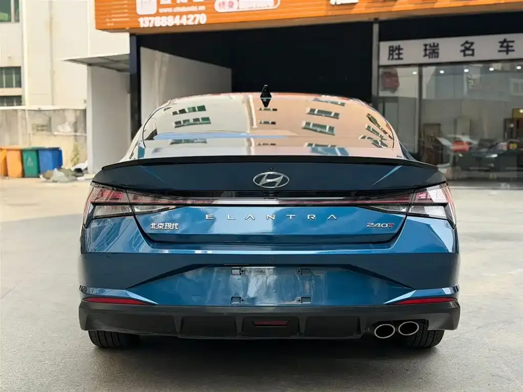 Hyundai Elantra — фото 7