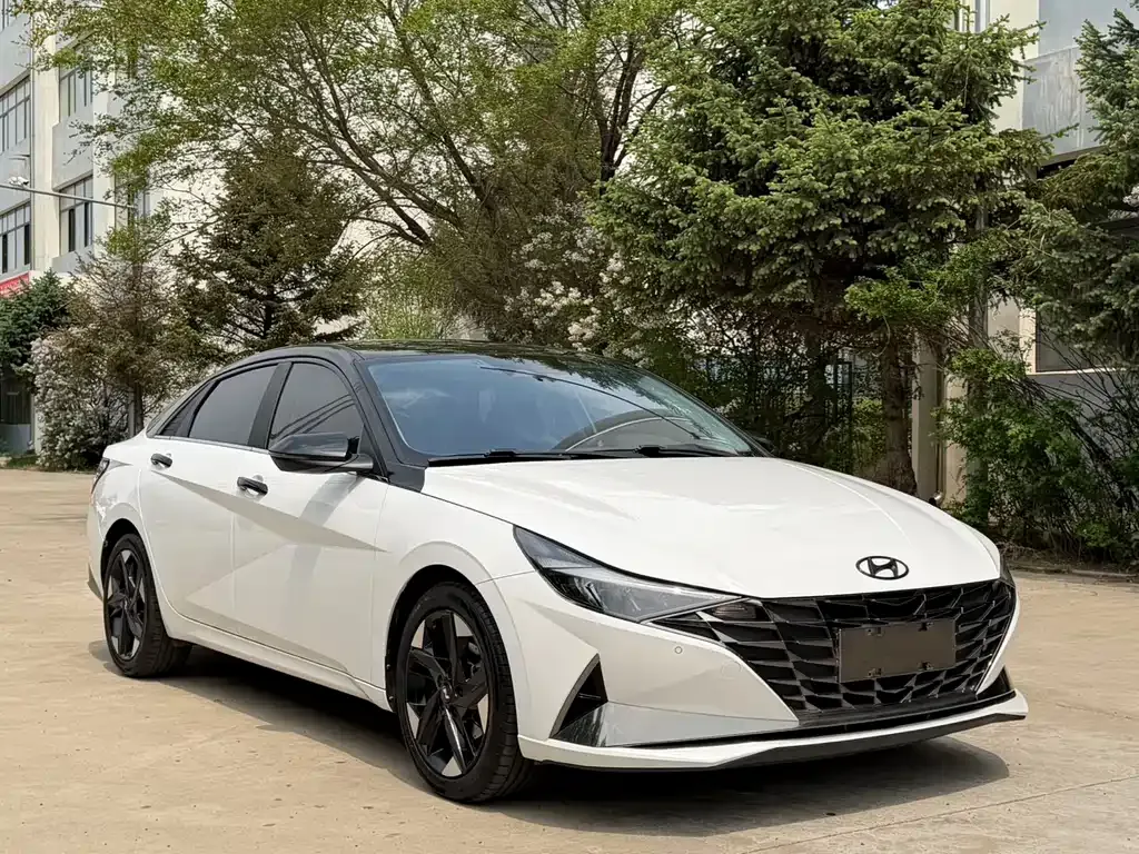 Hyundai Elantra — фото 10