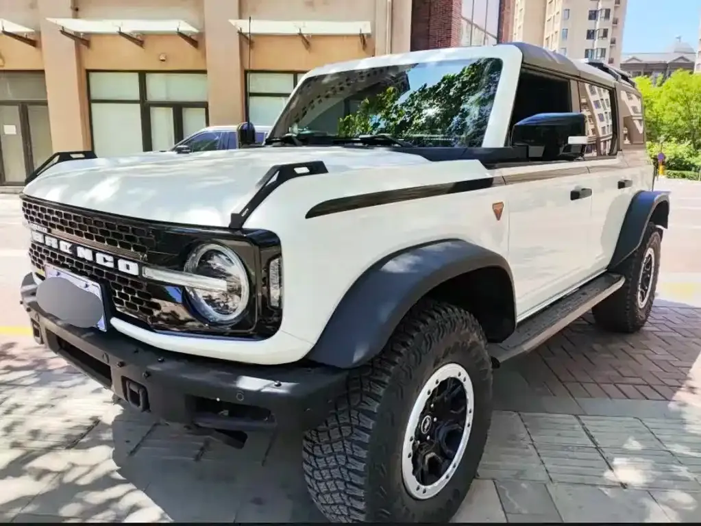 Ford Bronco — фото 1