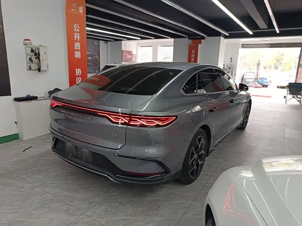 BYD Han — фото 10