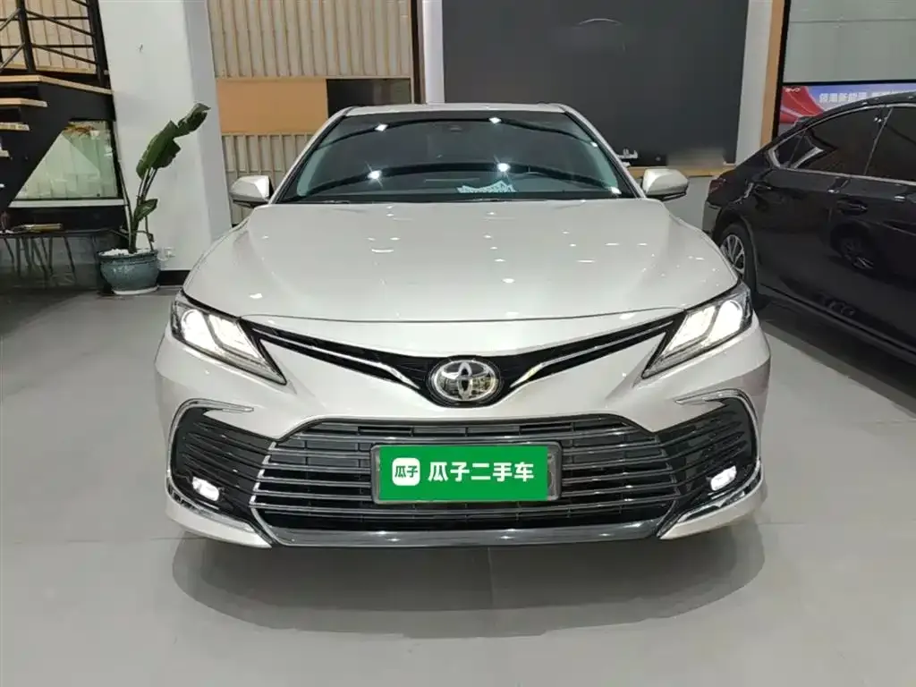 Toyota Camry — фото 4