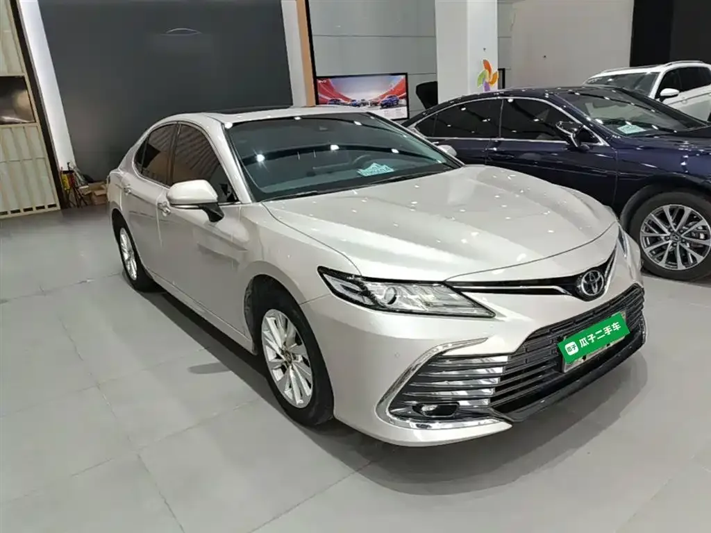 Toyota Camry — фото 5